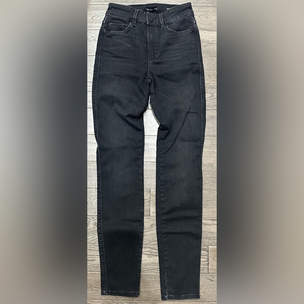 Massimo Dutti Mid Rise Skinny Jeans size 34.